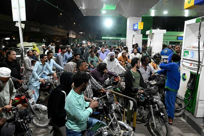 Fuel pump and price display in Pakistan
